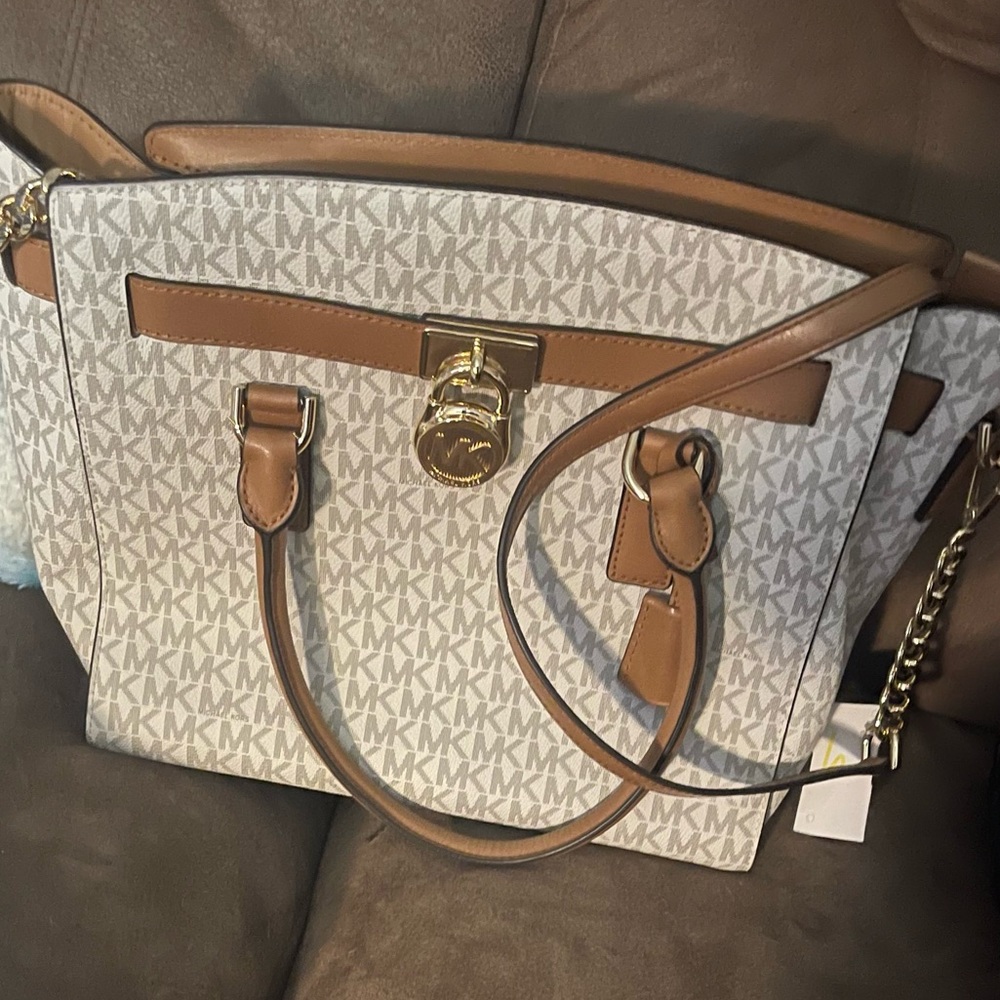 Michael kors shoulder leather cream and white tote